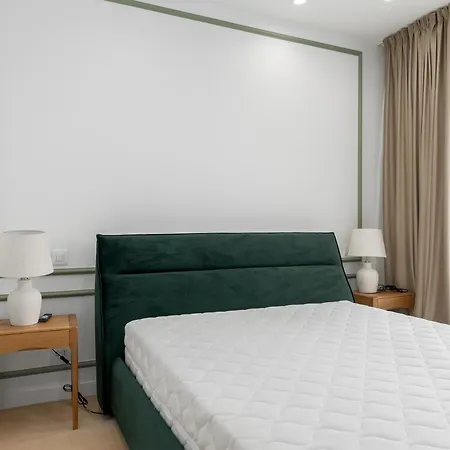 Luxury Near Office Hub