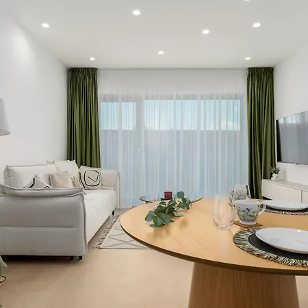Luxury Near Office Hub Apartment Bucharest